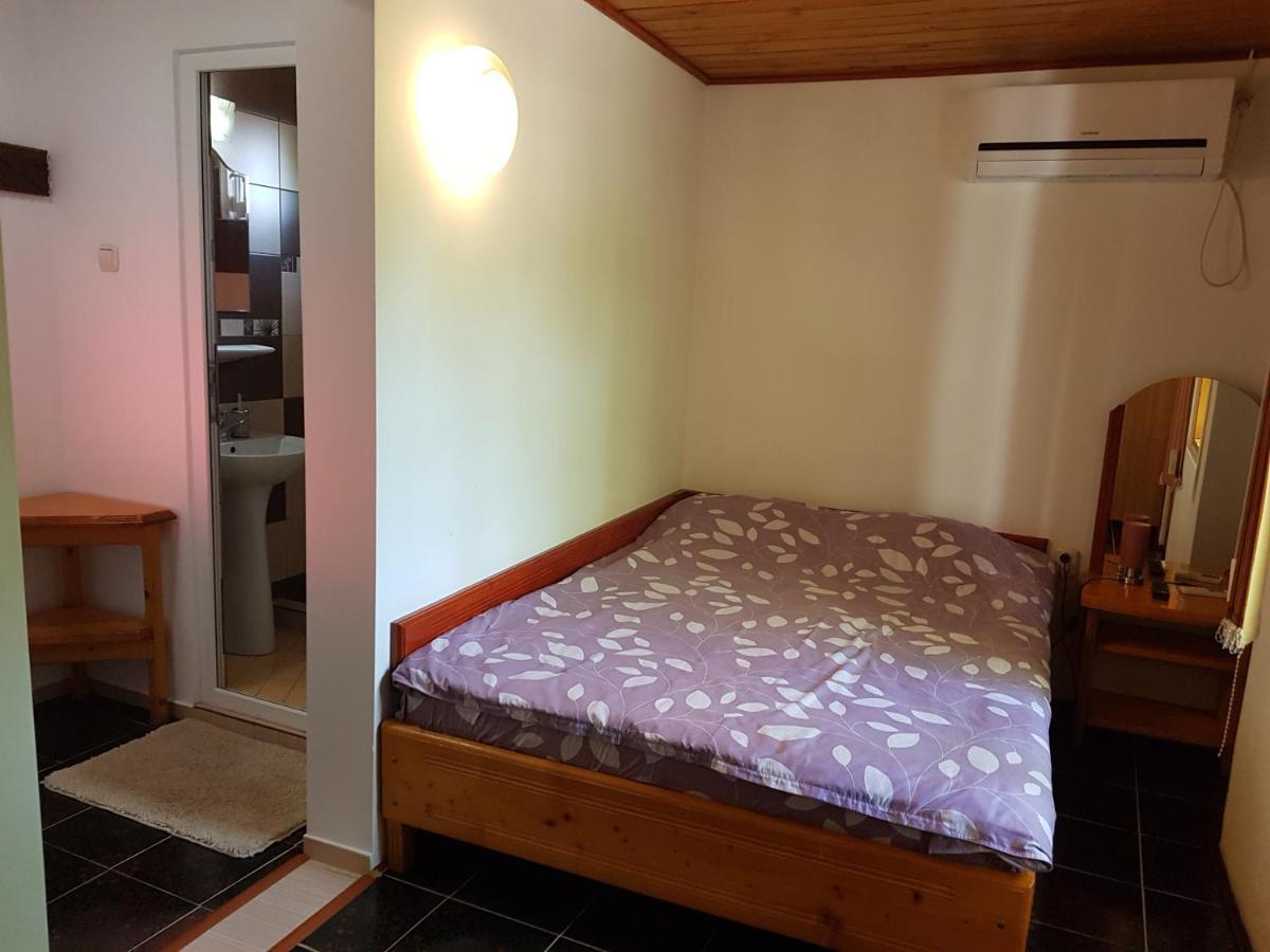 Casa Simona Hotel 2 Mai Bagian luar foto